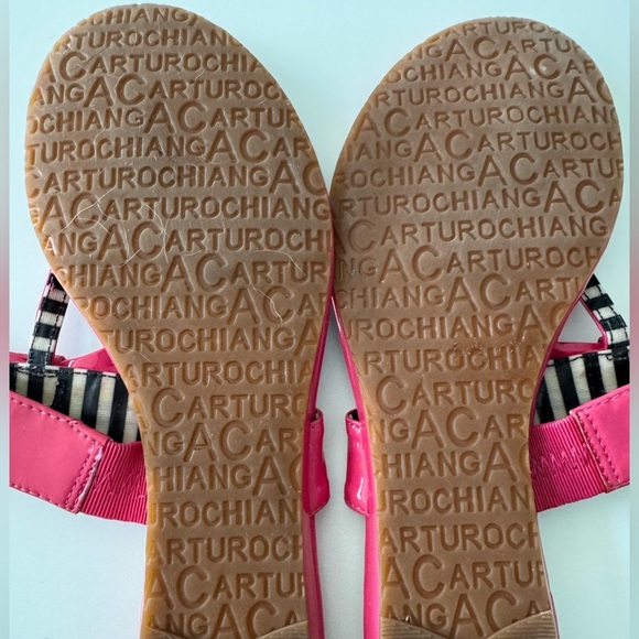 Arturo Chiang Pink and Black Sandals with Bow Detail - Picture 8 of 9